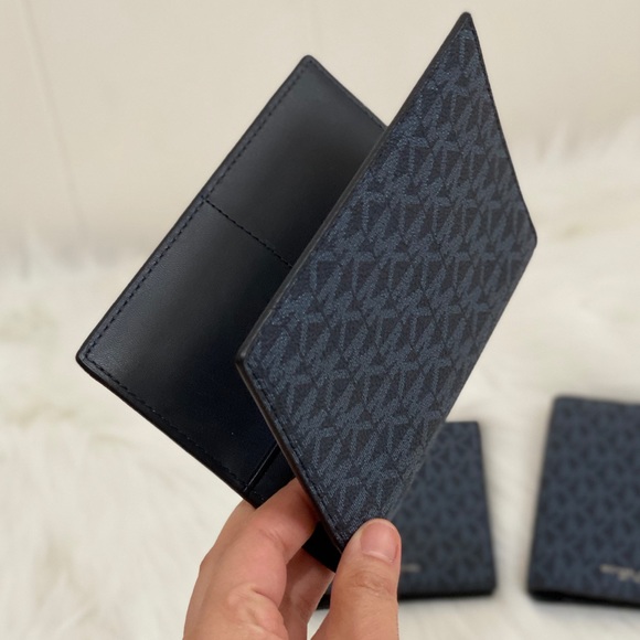 MK PASSPORT HOLDER - Picture 2 of 5